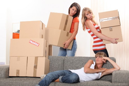 A local moving team navigating access challenges during a Haringey commercial relocation